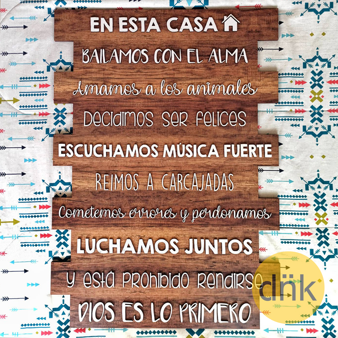 Cartel En Esta Casa Bailamos