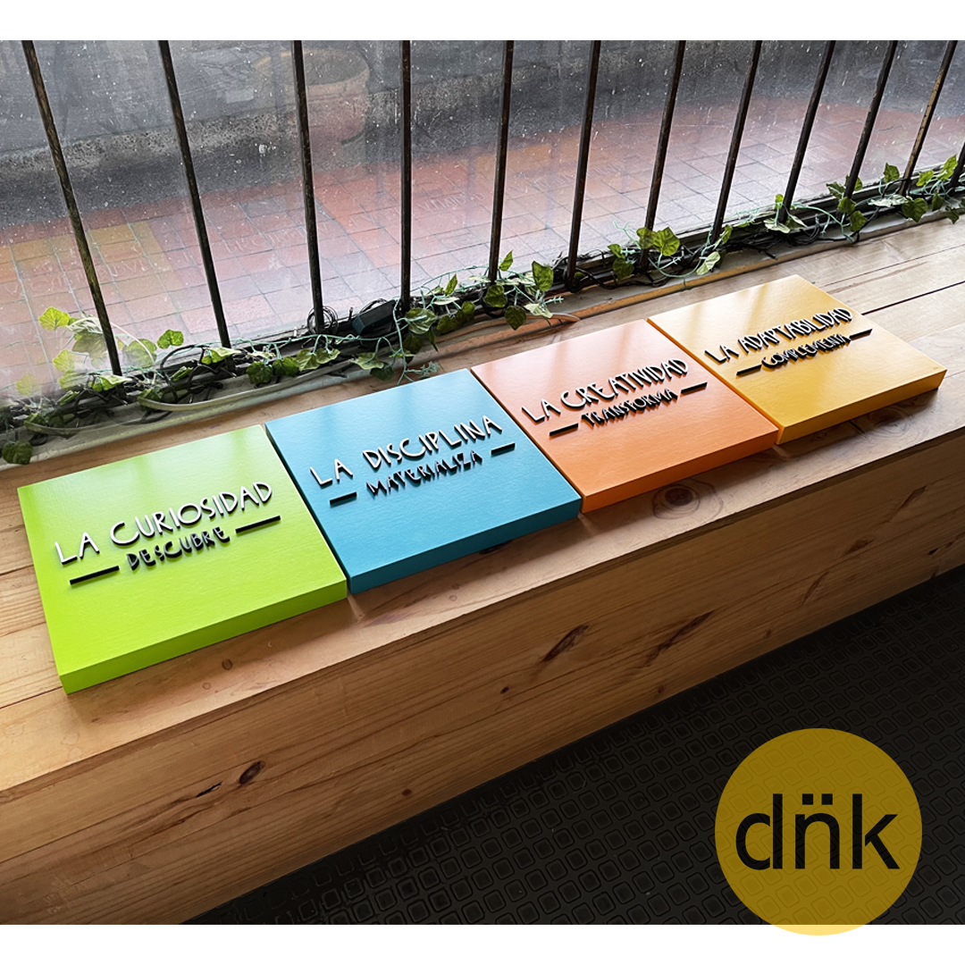 Cuadríptico Curiosidad