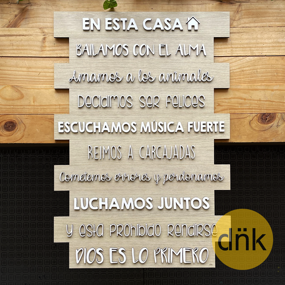 Cartel En Esta Casa Bailamos